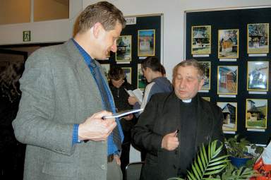 O autograf poprosi take Przewodniczcy Rady Gminy Jan Marcinek.
