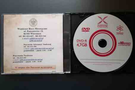 Płyta dvd z kopiami dokumentów z teczki osobowej A. Dumnickiego.