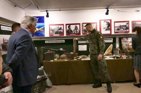 21.04.2023 - Wernisaż wystawy militarnej "Śladami I i II wojny śwatowej"