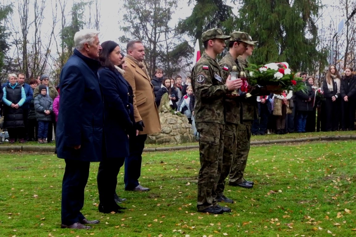 11.11.2025 - Na cmentarzu 357 w Kamionce Małej