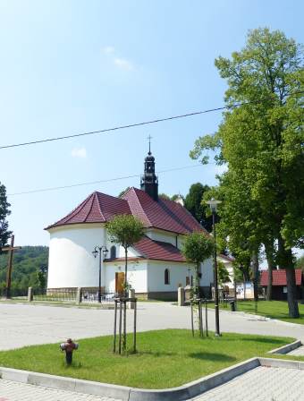 Kościół parafialny w Tarnawie.